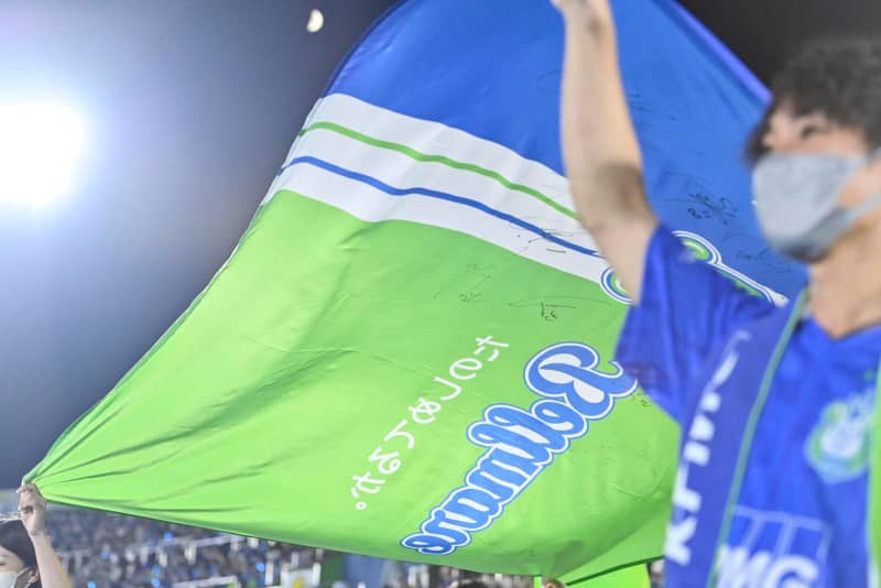 ``I've been waiting!'' ``I'll definitely buy it!'' Fans are delighted with the sale of Shonan's ``Official Team Bustomica''! "nephew…