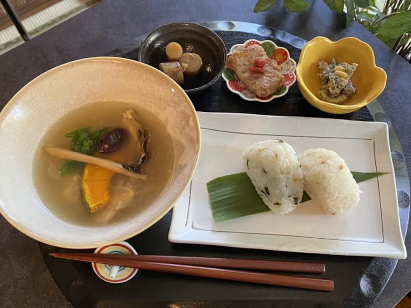 One whole ginseng!Warm your mind and body with dashi soup at Meguri Cafe Nishinomiya “Cafe Meguri”