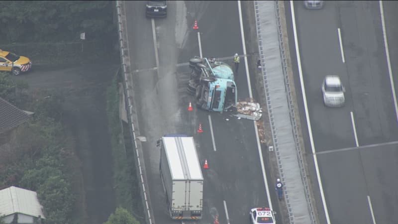 ⚡｜ [Breaking news] Large mixer truck overturns on Kyushu Expressway, road closed between Koga and Kurate