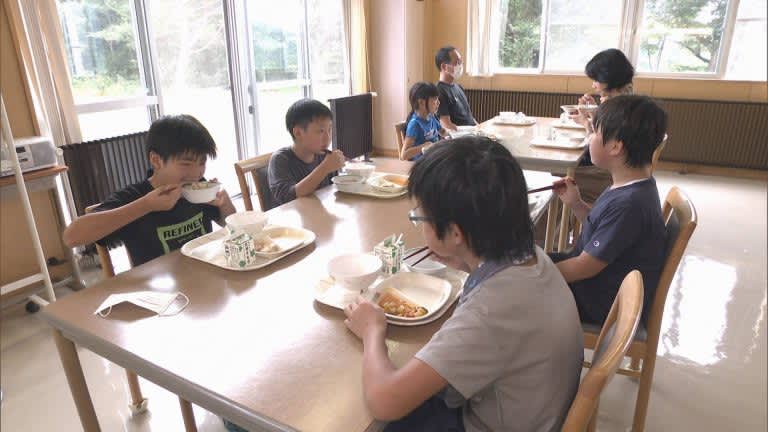 トマト・ズッキーニ・ナス・ピーマン　青森県内産「規格外野菜」を学校給食に　おいしく食べてフード…