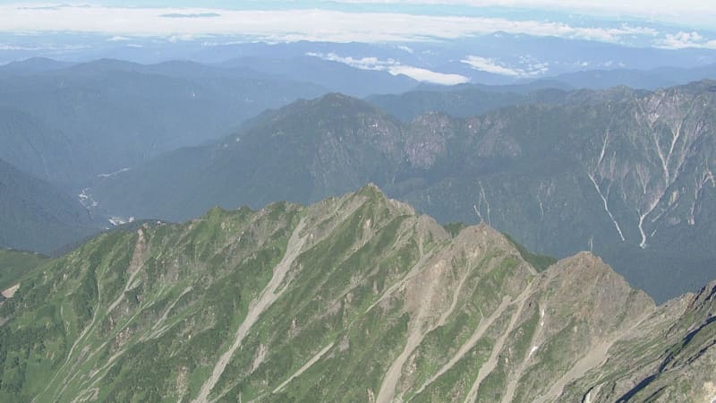 北アルプスで約100m滑落か　男性が心肺停止状態　中央アルプスで67歳男性が疲労により行動不能　
