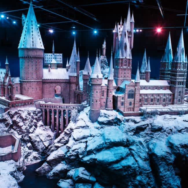 wb studio tour hogwarts in the snow