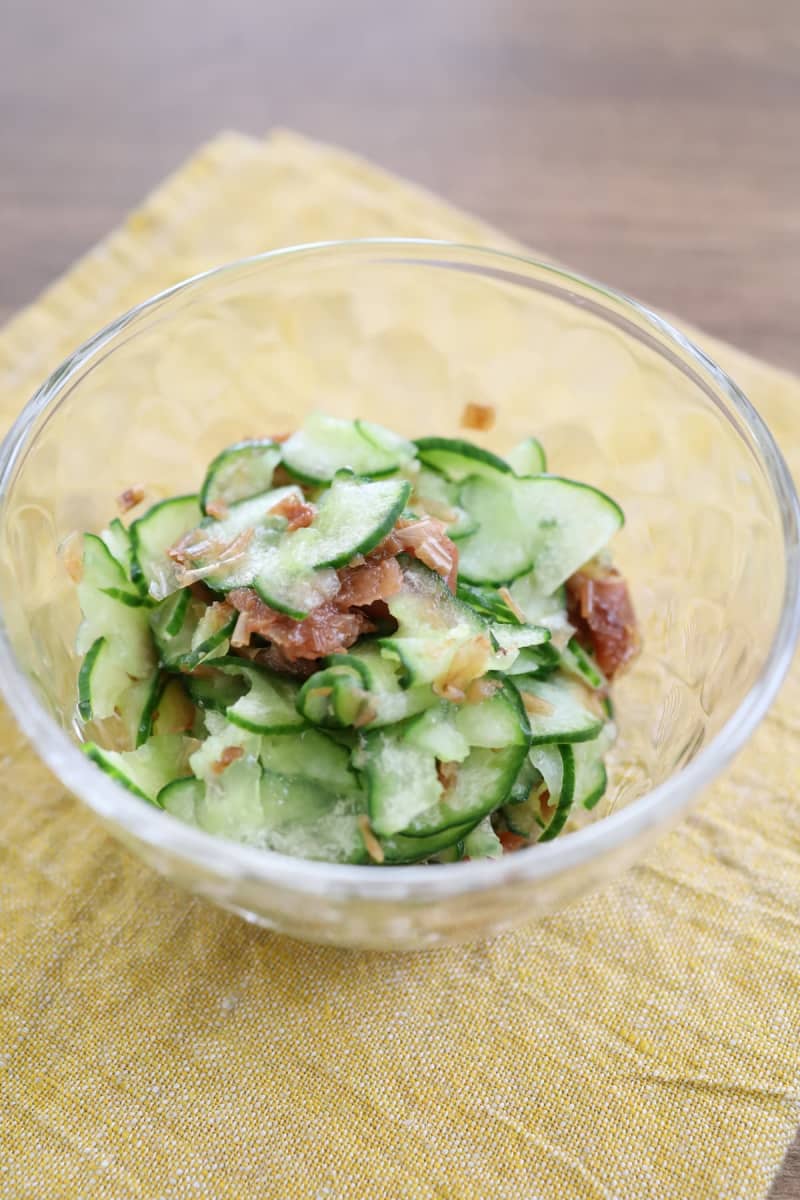 Even when you have no appetite!“Cucumber with plum dressing” is a refreshing side dish perfect for the lingering summer heat.