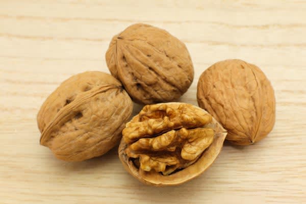 Walnuts reduce the risk of diabetes, cardiovascular disease, and death [Chrononutrition and seasonal ingredients]