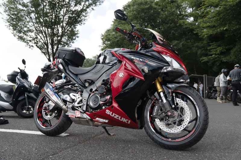 Power, foot support, easy handling, and good value for money! GSX-S1000F [Everyone's bike]
