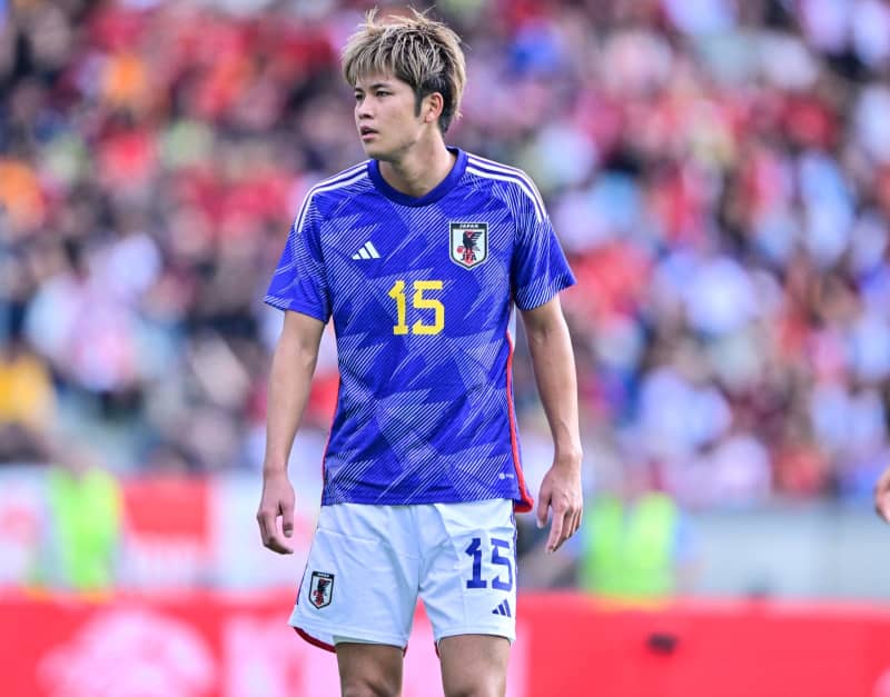 ``Group J is praising Ito's goal.'' Ryuya Morishita and others were watching Atsuki Ito score his first goal on the pitch after the game against Turkey...