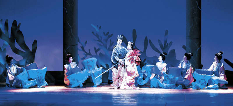 The beauty of Kyoka, dance picture scroll Kanazawa Odori opens