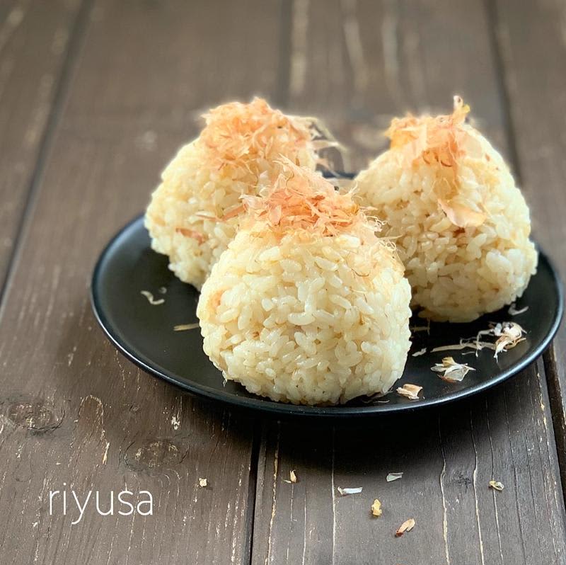 You can easily make it with easily available ingredients! riyusa's "Easy Onigiri" recipe