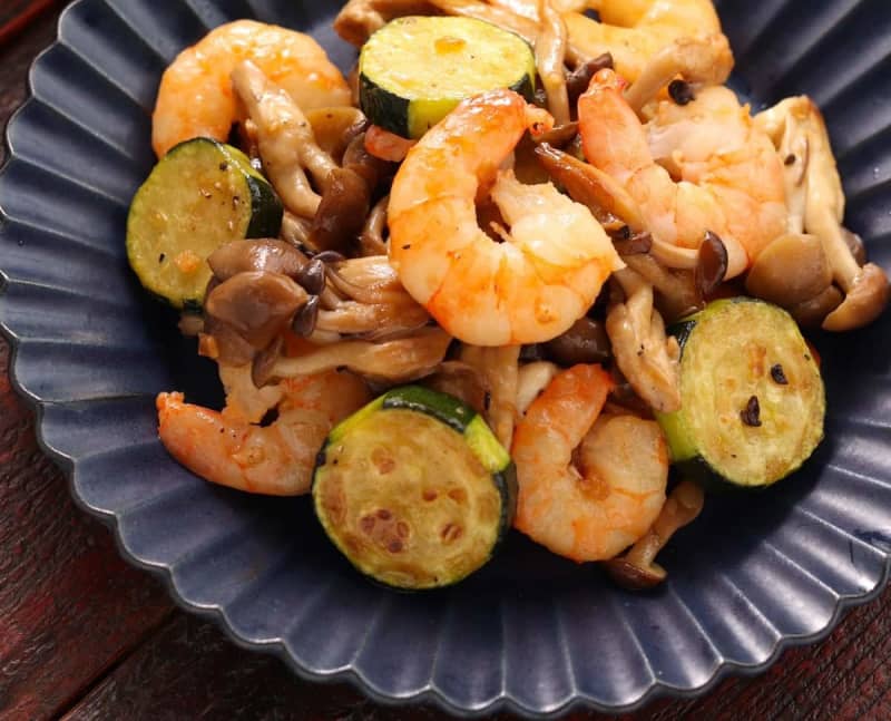 Enjoy your summer vegetables! Western-style snacks using zucchini