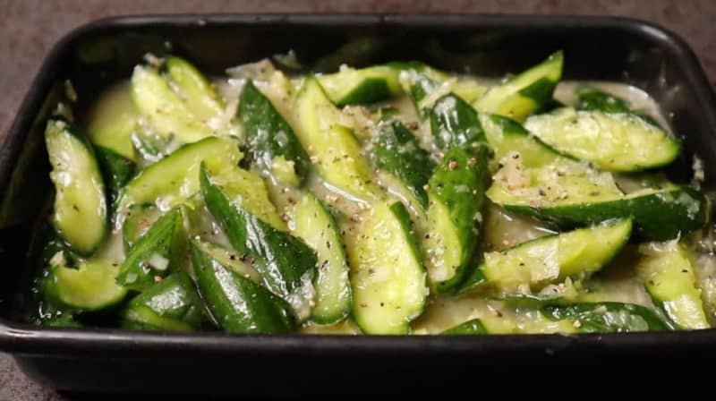 No need to rub salt!How to make "cucumber pickled with green onions" just by pickling it