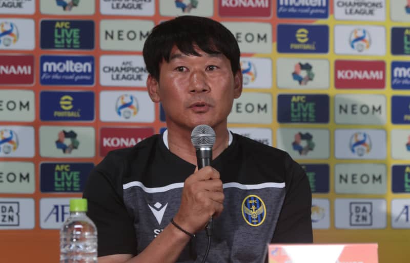 ``What we're focusing on is the build-up,'' he says, warning of Yokohama FM... Incheon faces its first ACL, and the coach is enthusiastic about his first team...