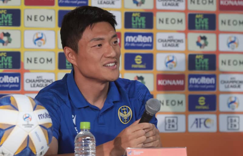 Incheon midfielder Lee Myung-ji was wary of Yokohama FM's Nam Tae-hee, who he knows well as a "very good player", and while he knows ACL well...
