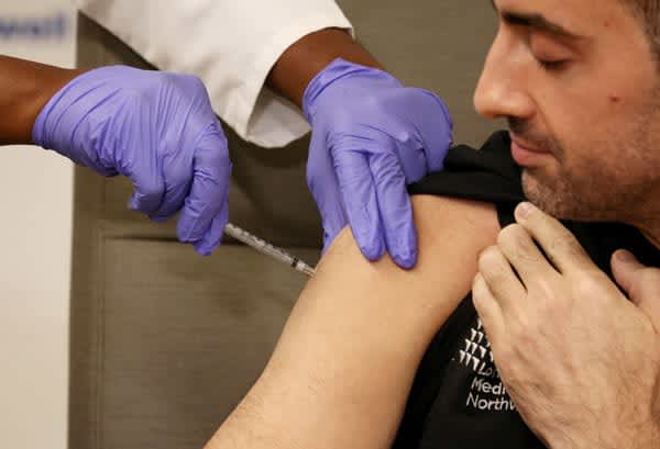 A new EG.5 compatible coronavirus vaccine has been approved in the United States and vaccinations have begun