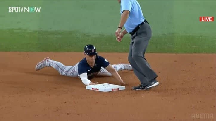 Masanao Yoshida's colleague made a reversal of his intentions right after he missed the field, and a good base run with a right flyer that touched up from first base...