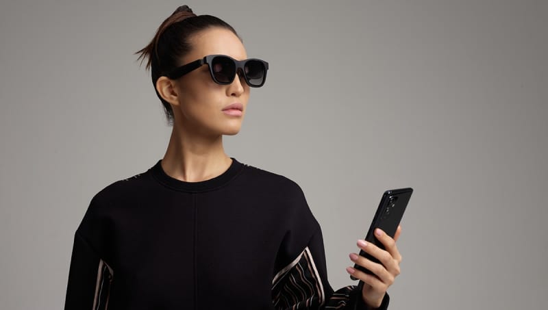 What is the major point of differentiation for sunglasses-type displays?