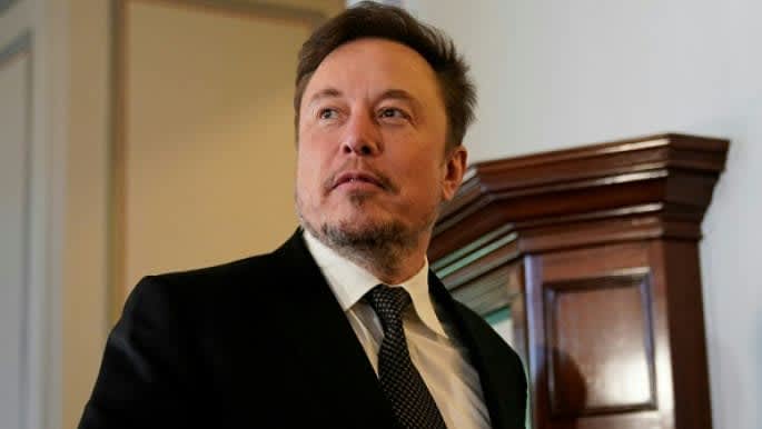 Musk considers charging all X/Twitter users mon…