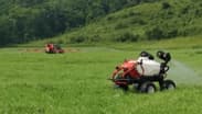 ドローン空撮×AI画像認識で検知した牧草地の雑草をピンポイント除草する実証実験を開始