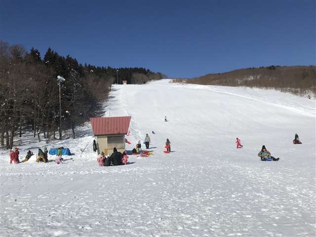 Nikaho City's only ski resort "Hinzan" is effectively closed due to snow compaction machine failure, opening only for events