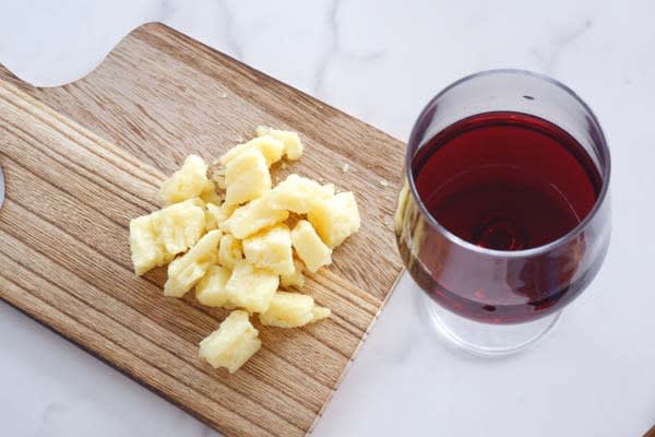 Why migraine sufferers should absolutely avoid "red wine with cheese" [So your headache won't go away]