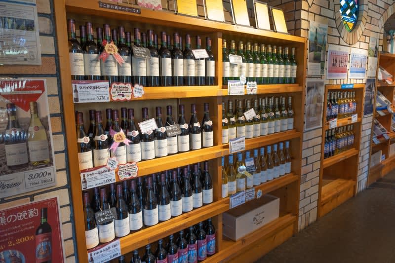 I had never bought wine before working at a winery in Furano! ?"I don't know" for Furano wine...