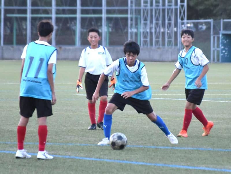 Examination of moving club activities to regional areas Ibaraki/Kashima City, trial with soccer, coaching system, location, cost burden also issues