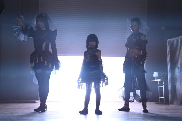 "Kamen Rider Gatchard" Houtarou confronts the Three Dark Sisters Episode 4 "Untrooper Labyrinth" Synopsis