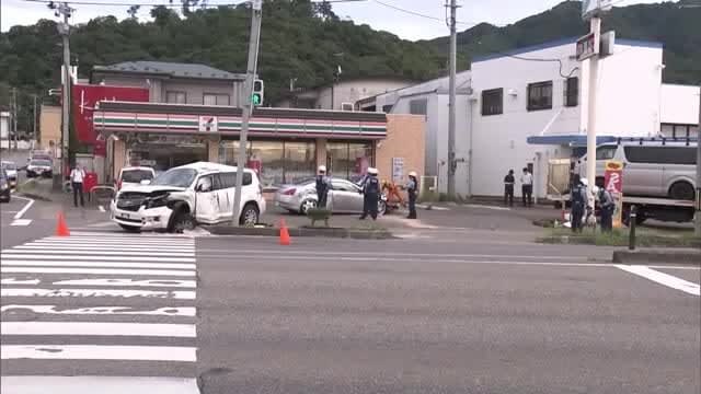 An accident between a car going straight and a car turning right occurred at an intersection, which also collided with a bicycle and a parked car, leaving XNUMX people with serious and minor injuries <Fukushima Prefecture>