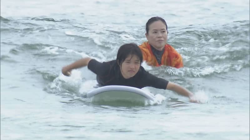 Surfing experience session for junior high and high school students Hopes to be an opportunity for future migration and settlement Mie/Shima City