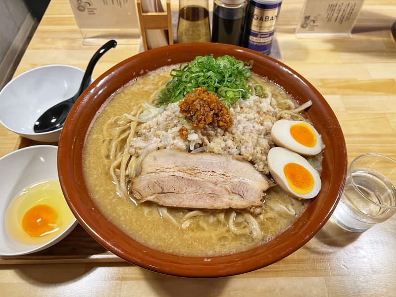 Kumagaya City "KUMAGAYA RAMEN STAND" Try Jiro pork ramen in a mortar bowl!Extra large portion...