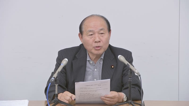 Constitutional Democratic Party of Japan's Akio Fukuda holds press conference to dissolve Nikko City Council's secretary-cum-secretary position