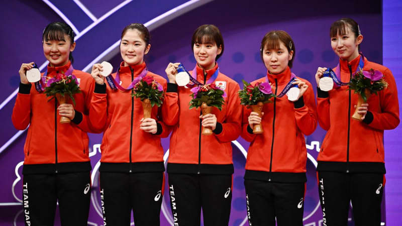 平野美宇、東京五輪金メダリストに迫るも一歩及ばず　女子日本代表は団体で銀メダル獲得＜杭州アジア…