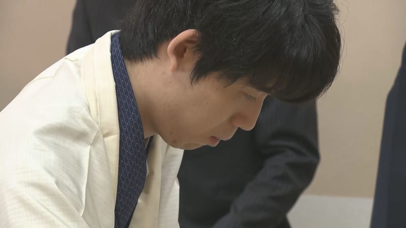藤井聡太七冠が史上初の八冠独占に王手をかけるか　将棋の王座戦第３局始まる