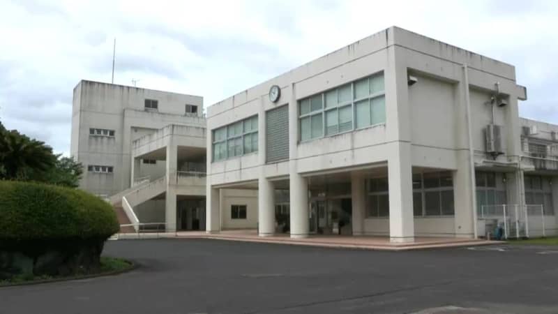 Petition requesting cancellation of co-educational system at Kusunoki Junior and Senior High School rejected by Kagoshima Prefectural Assembly Standing Committee