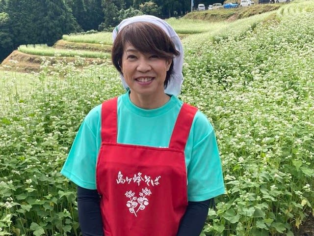 うどん県・香川で「そば」を名物に！　そばの花が広がる絶景島ケ峰で花見開催