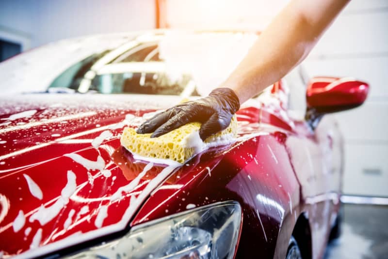 車の洗車は、「洗車機」「手洗い」「コイン洗車」のどれがお得？