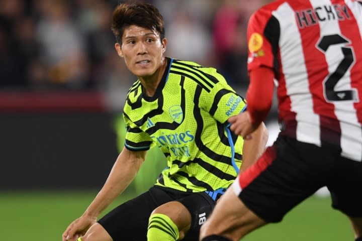 ``He played much better than when he was a fullback.'' Takehiro Tomiyasu, who saved the team as a centerback, was praised by the local media...