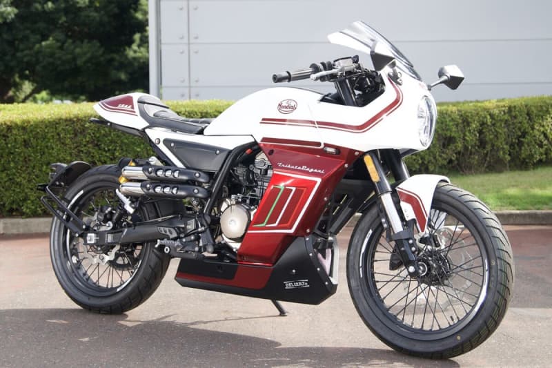 50年代のレーサーを思わせるレトロなデザインが魅力　PAGANI125 ABS【みんなのバイク】