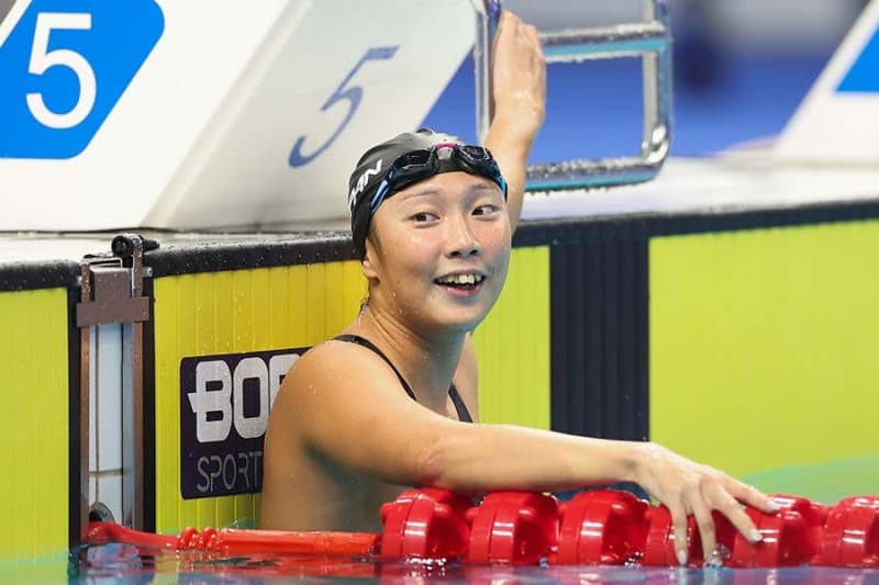 競泳表彰台で日中友好のワンシーン　ヘアピンをつけた銀メダリスト「中国選手からもらった」【アジア大会】