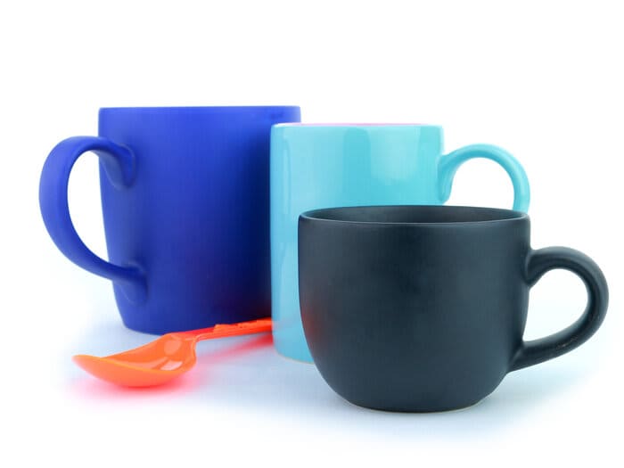 We asked Hokkaido residents what is more important when it comes to mugs: design or ease of holding.