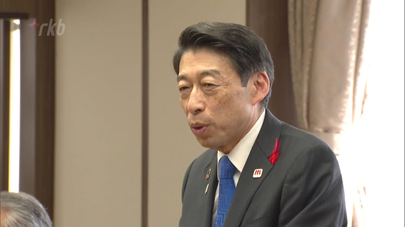 ライジングゼファーの選手と監督がＢ１昇格を目指す意気込みを知事に