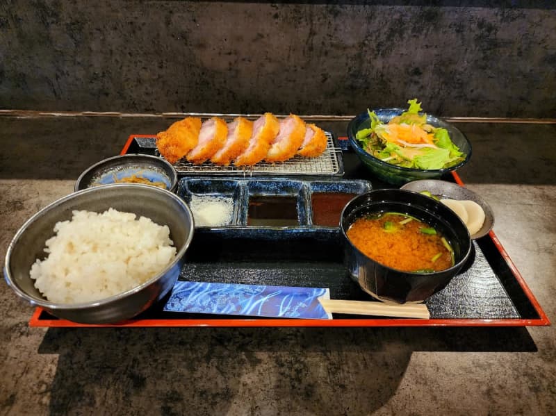 “Tonkatsu” with a memorable meat taste Meshi Nakata, who loves ramen [Creative Kushikatsu Cuisine Aoi Tei | Na…