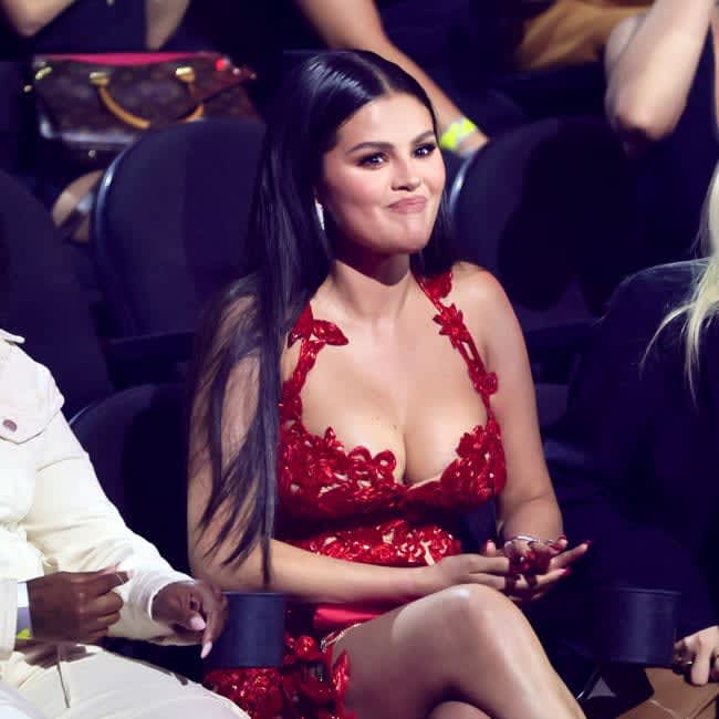 Selena Gomez quit social media because of breakup with Justin Bieber