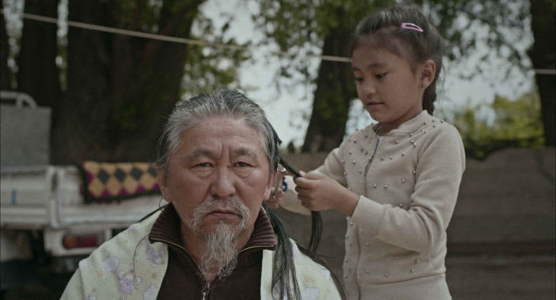 A man who lost his memory and speech returns home from Russia to his village in Kyrgyzstan for the first time in 23 years. Preview of ``My Father Remembers''