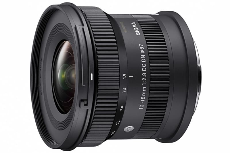 驚くほどコンパクトなF2.8通しの大口径超広角ズームレンズ「SIGMA 10-18mm F2….