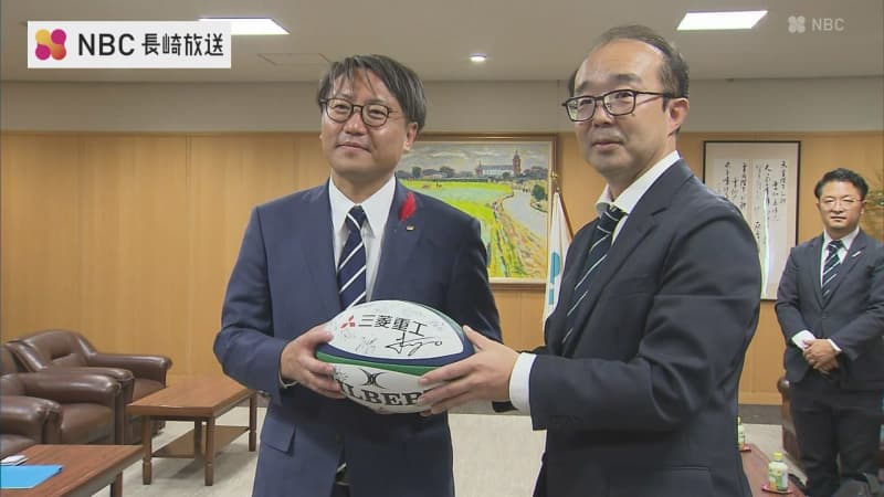 来春開催ラグビー公式戦　三菱重工相模原ダイナボアーズが知事を表敬