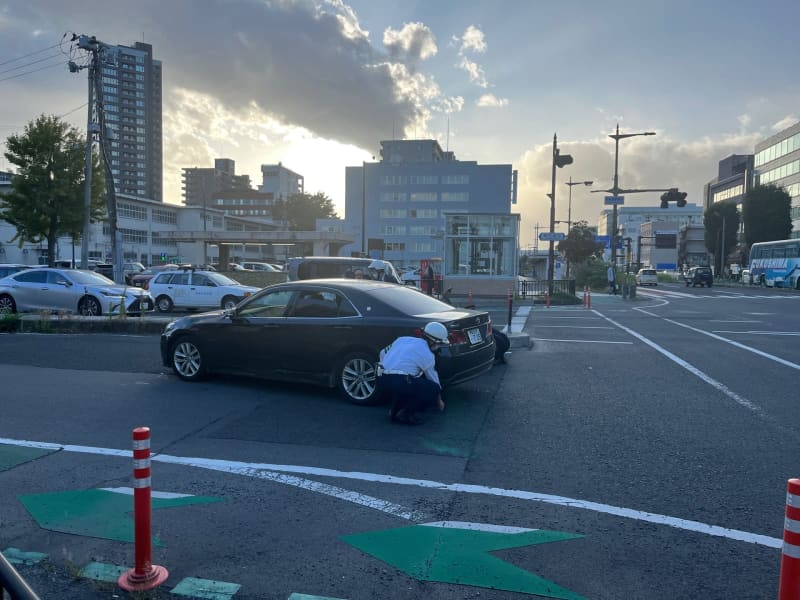 3メートルほど飛ばされたか…車と自転車衝突　自転車の50代女性搬送　福島警察署前の交差点