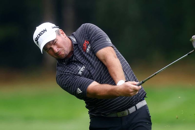 Laughter incident in men's golf becomes a hot topic: ``I feel a sense of familiarity with him...'' as to why he soiled his clothing during the round.