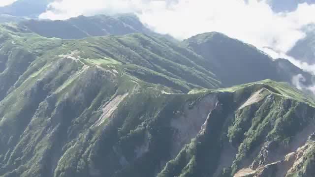 北アルプス八方尾根　登山道で発見の遺体　大阪府の74歳男性と判明　単独で入山　目立った外傷無し　　