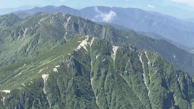中央アルプス東川岳で転倒　名古屋市の54歳男性が足骨折の重傷　浮石でバランス崩す　県警ヘリで救助