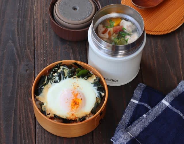 Easy 2-item lunch box with a soup jar: ``Chicken and autumn vegetable salted malt soup'' and ``Wakame nest egg rice''